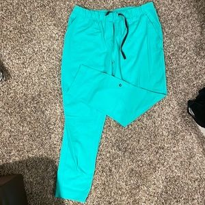 Teal Lululemon pants. Like new condition.